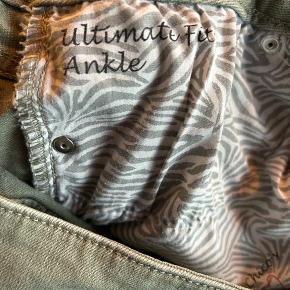 Chico’s Platinum denim jeans in an olive/grey color - Picture 10 of 10